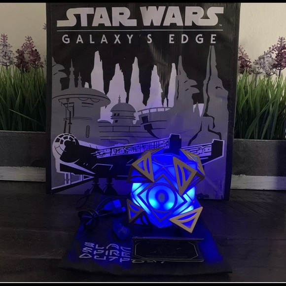 Star Wars Galaxy’s Edge JEDI Holocron & Blue Kyber - Picture 3 of 4